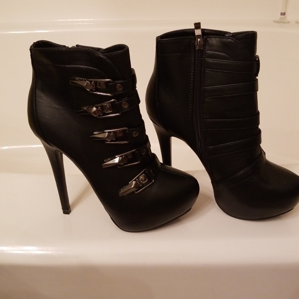 Buckled ankle boots